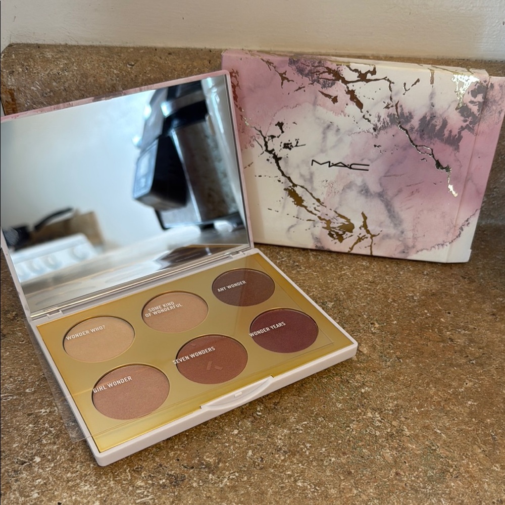 MAC Cosmetics Blush Palette - Pink and Brown Hues